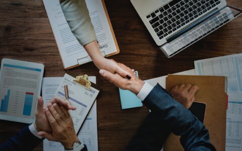 Jak připravit zaměstnance na práci s novým CRM softwarem