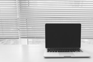 How to Deal With Implementation of CRM for Outlook When Some Employees Use MacBook?