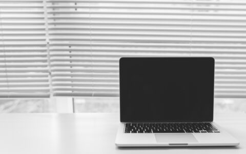 How to Deal With Implementation of CRM for Outlook When Some Employees Use MacBook?
