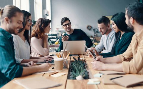 B2B Customer Retention Strategies: 5 Tips to Keep Your Clients Engaged