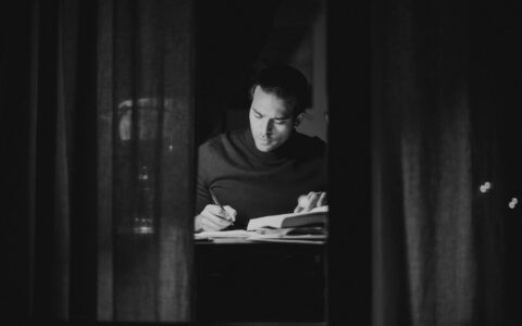 Every Word Matters: Learn From the Best and Create Copy That Sells