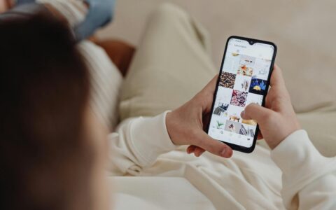 Reduce Your Screen Time, You'll Be Happier and More Productive