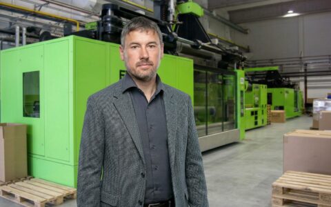 From Contact Lenses to Heat Pumps: How OKULA Nýrsko Implements eWay-CRM